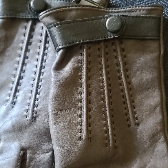 Brown leather gloves - Picture 4 of 4